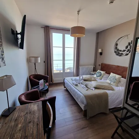 Les Fregates Hotel 2*